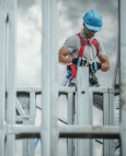 Byggeplass stenges – åtte litauiske tømrere jobber i karantene