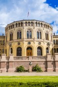 Stortinget vil gi dagpenger til utenlandske «spesialister»